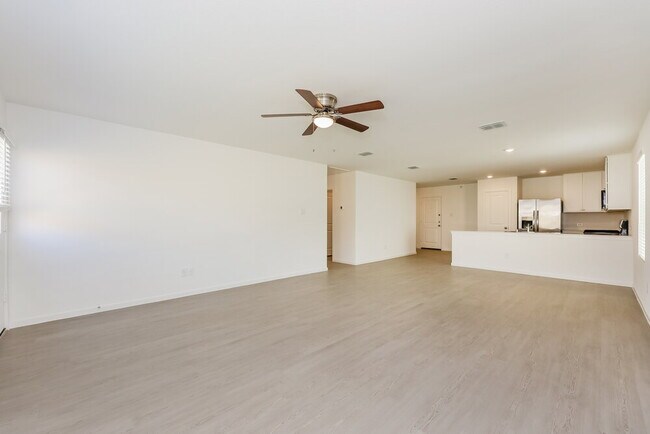 Foto del edificio - 2205 La Vis Ln