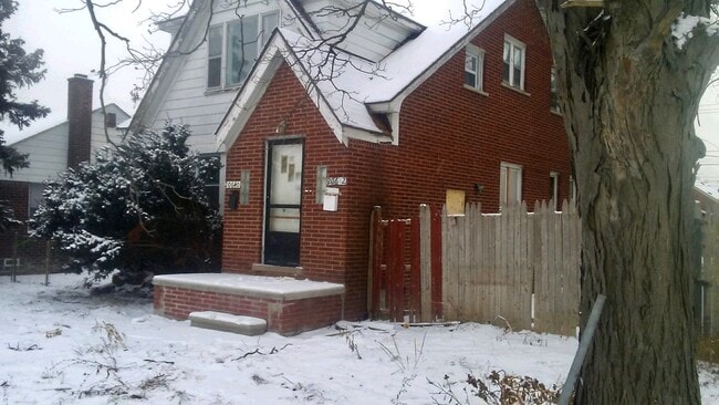 Building Photo - 20642 Moross Rd