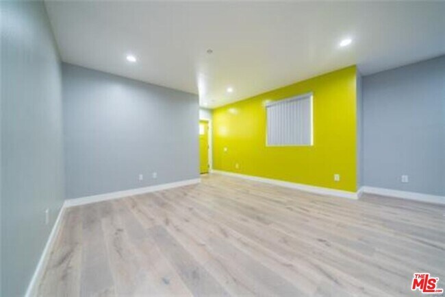 Foto del edificio - 235 E 28th St
