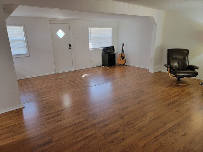 Foto del edificio - Peaceful 3/1 on over an Acre in Inverness!!!