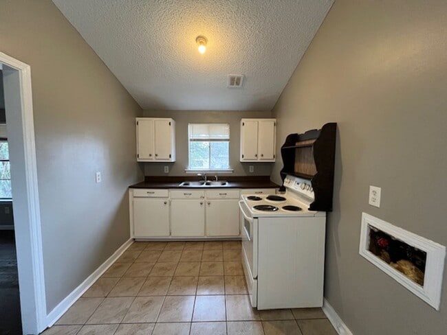 Foto del edificio - Renovated 3 Bedroom 1 Bath Home for Rent!