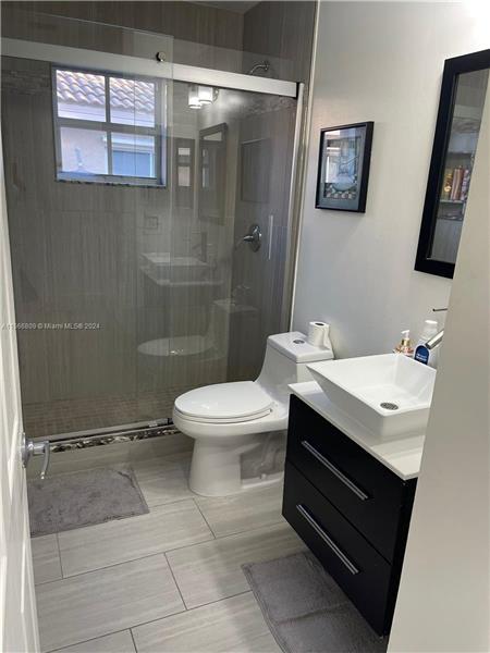 Foto del edificio - 755 Sand Creek Cir