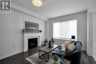 Building Photo - 21 Lockyer Dr