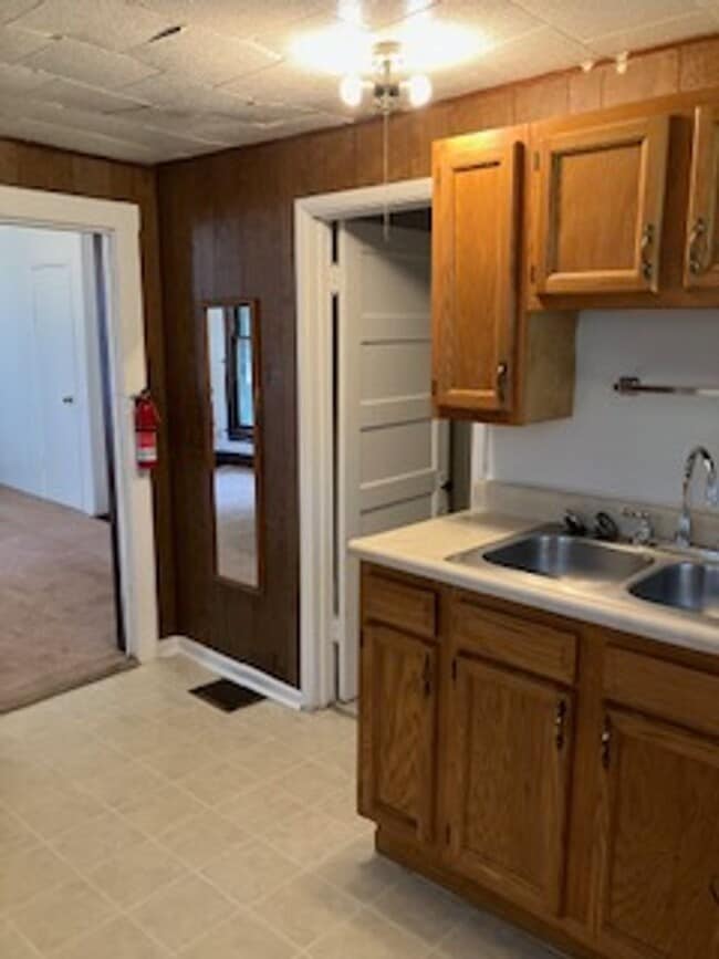 Building Photo - 726 W Kirkwood Ave