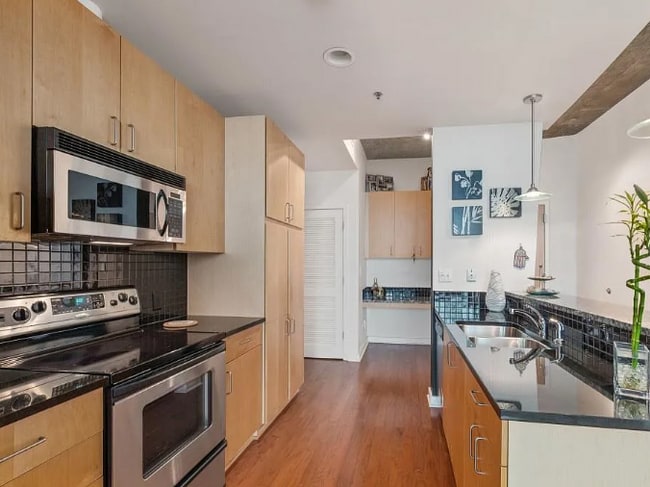 Foto del edificio - 923 Peachtree St NE