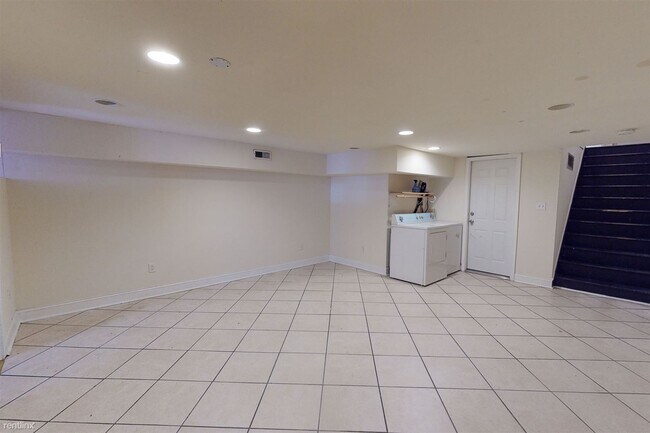 Foto del edificio - 3 br, 2 bath Triplex - 1619 DIAMOND ST Unit A