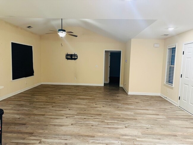 Building Photo - Spacious 4BR Home on 1.98 Acres with Modern Finishes in Tupelo Hills