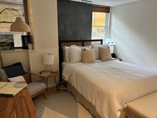 Foto del edificio - 217 Thorndike St