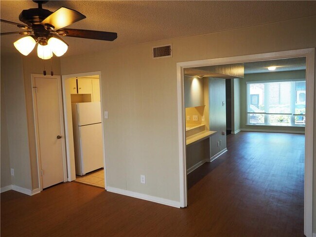 Foto del edificio - 2316 Enfield Rd