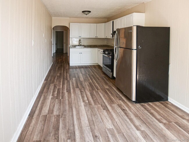 Building Photo - 84-26 Little Neck Pkwy