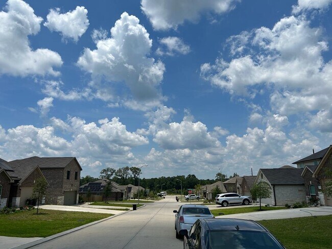 Building Photo - 21218 Echo Manor Dr