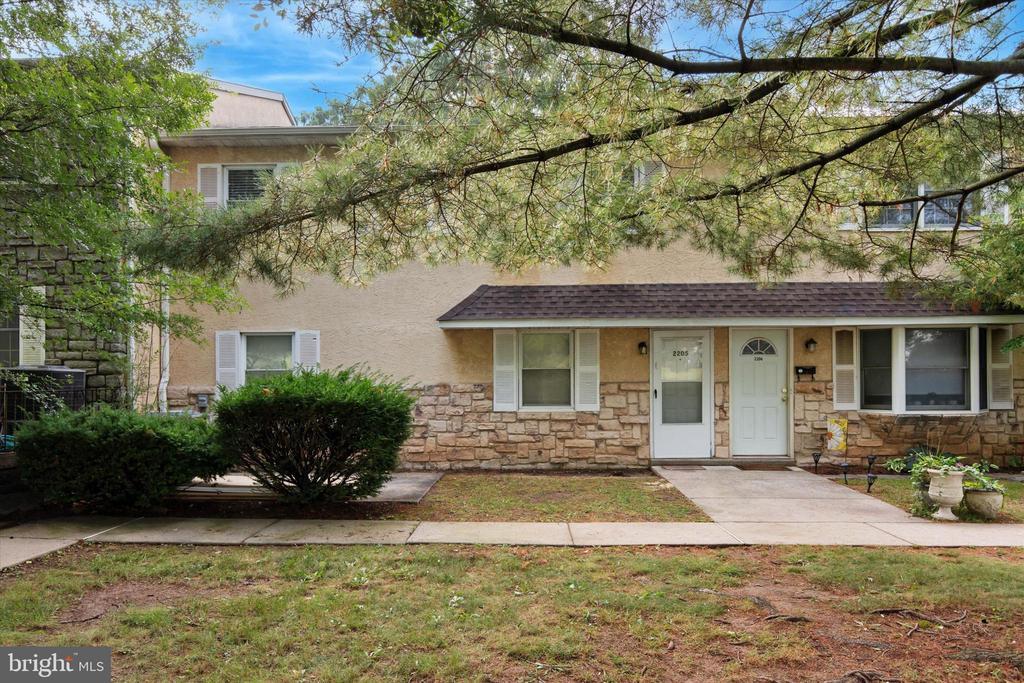 Foto principal - 2205 Whitpain Hills