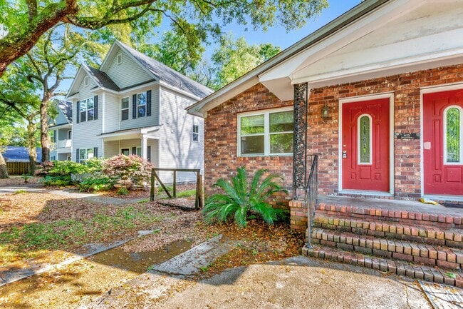 Building Photo - West Ahley Duplex