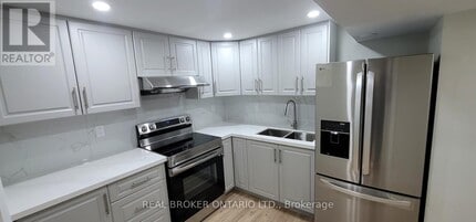 Building Photo - 6 Banting Crescent