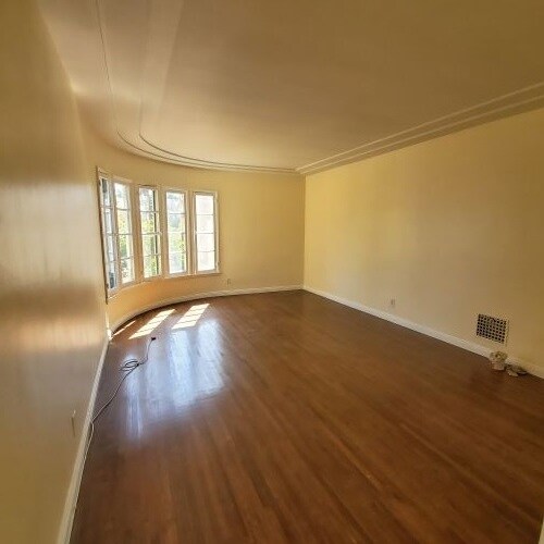 Foto principal - 1233 S Orange Grove Ave
