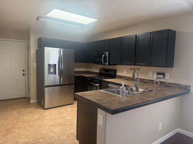 Foto del edificio - 3401 Misty Meadows Dr NE