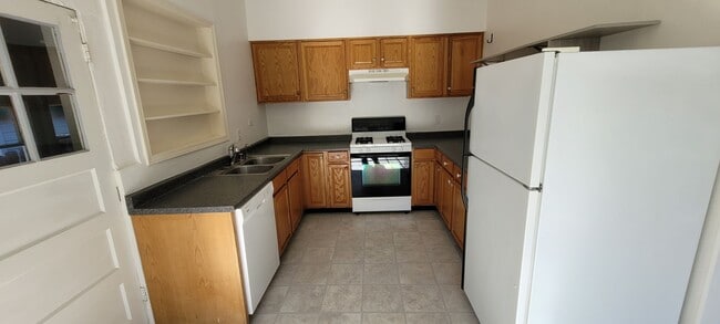 Building Photo - Cozy and Spacious Home for Rent