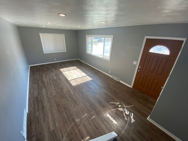 Foto del edificio - 2654 N 93rd Street