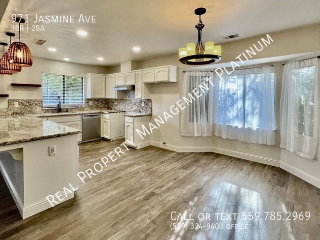 Building Photo - 971 Jasmine Ave