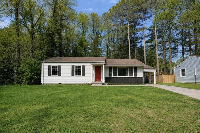 Building Photo - 2037 Highview Rd SW