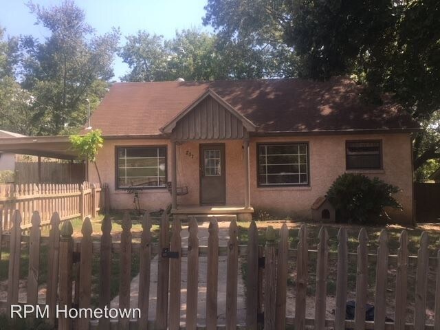 Primary Photo - 2 br, 2 bath House - 207 Campbell