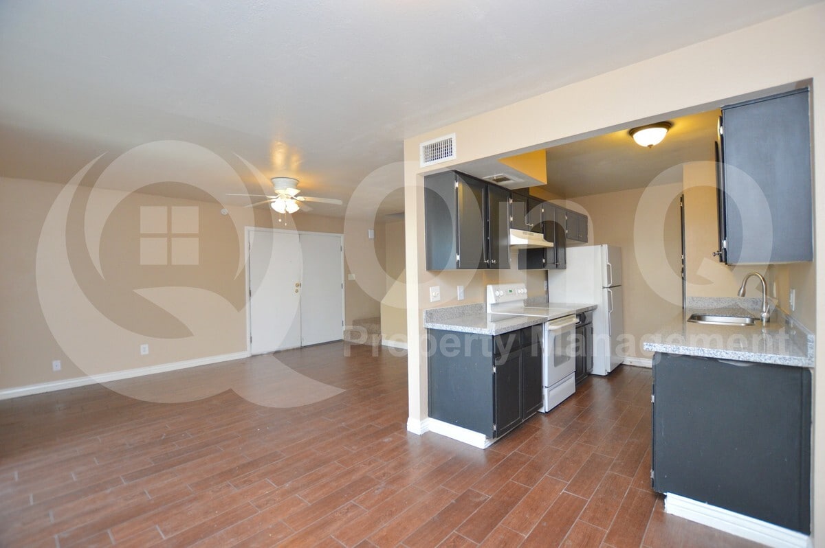Photo - 6052 West Golden Lane
