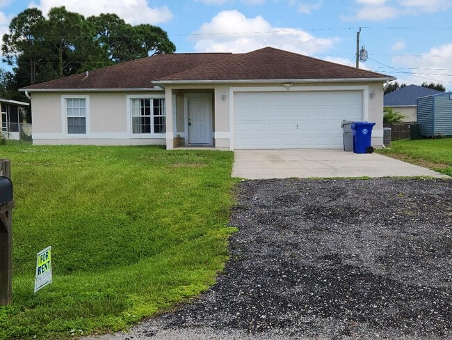 Building Photo - 7846 100th Ave