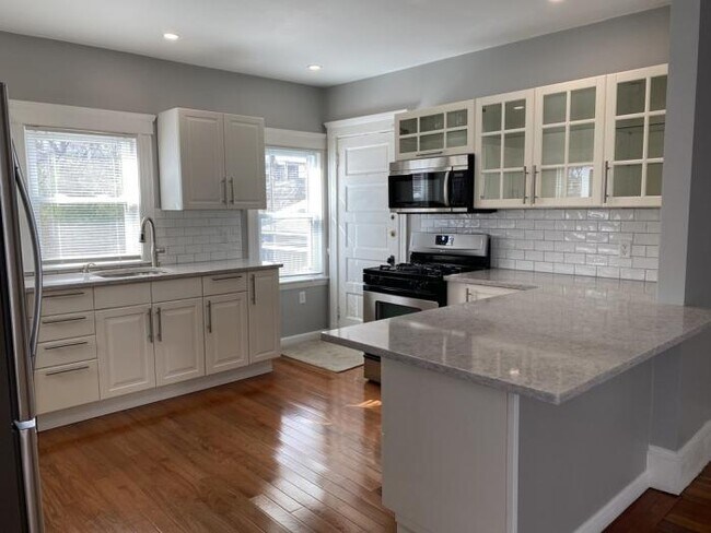 Building Photo - 2 bedroom in Boston MA 02131