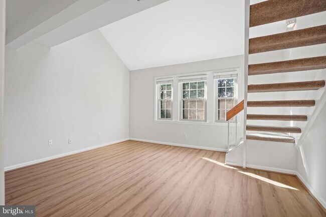 Foto del edificio - 521 Bashford Ln