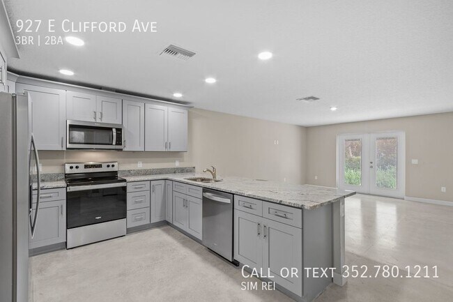 Foto del edificio - 3bd/2ba Duplex near Downtown Eustis