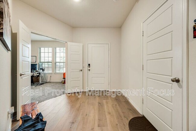 Foto del edificio - 7205 Bledington Ln