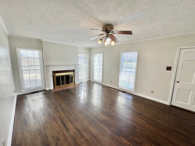 Foto del edificio - 135 S Greer St