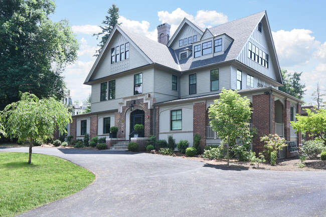 Building Photo - 54 Clinton Ave