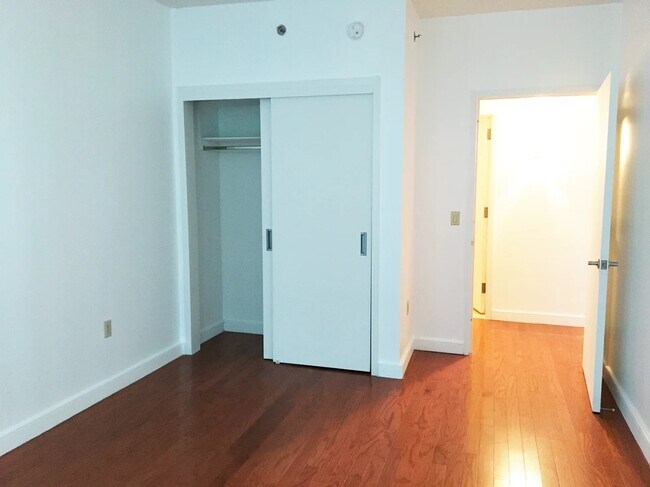 Foto del edificio - 1 Shore Ln