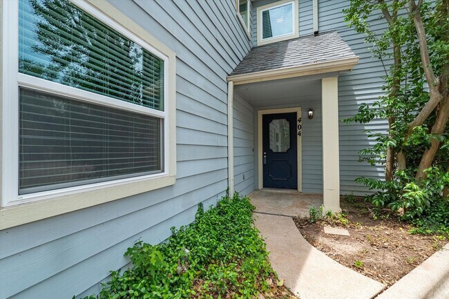 Foto del edificio - Modern Makeover in Prime NW Austin Location