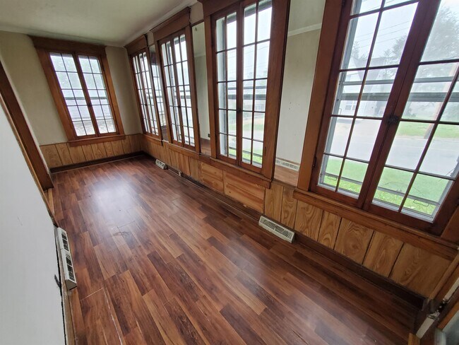 Building Photo - 423 S Fayette St