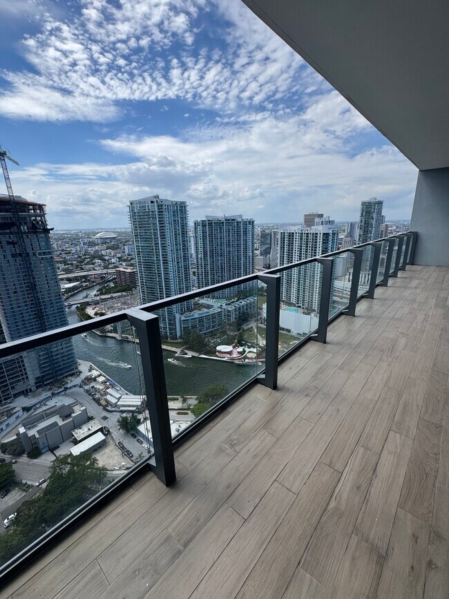 Foto del edificio - 68 SE 6th St