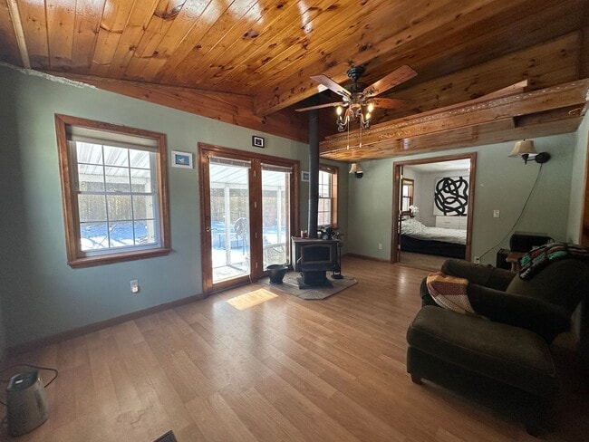 Building Photo - Furnished 1-Bedroom Primary Suite