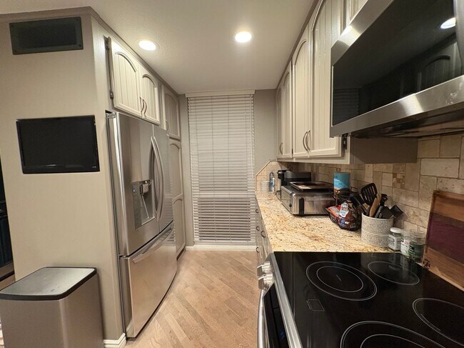 Foto del edificio - 16548 Harbour Ln