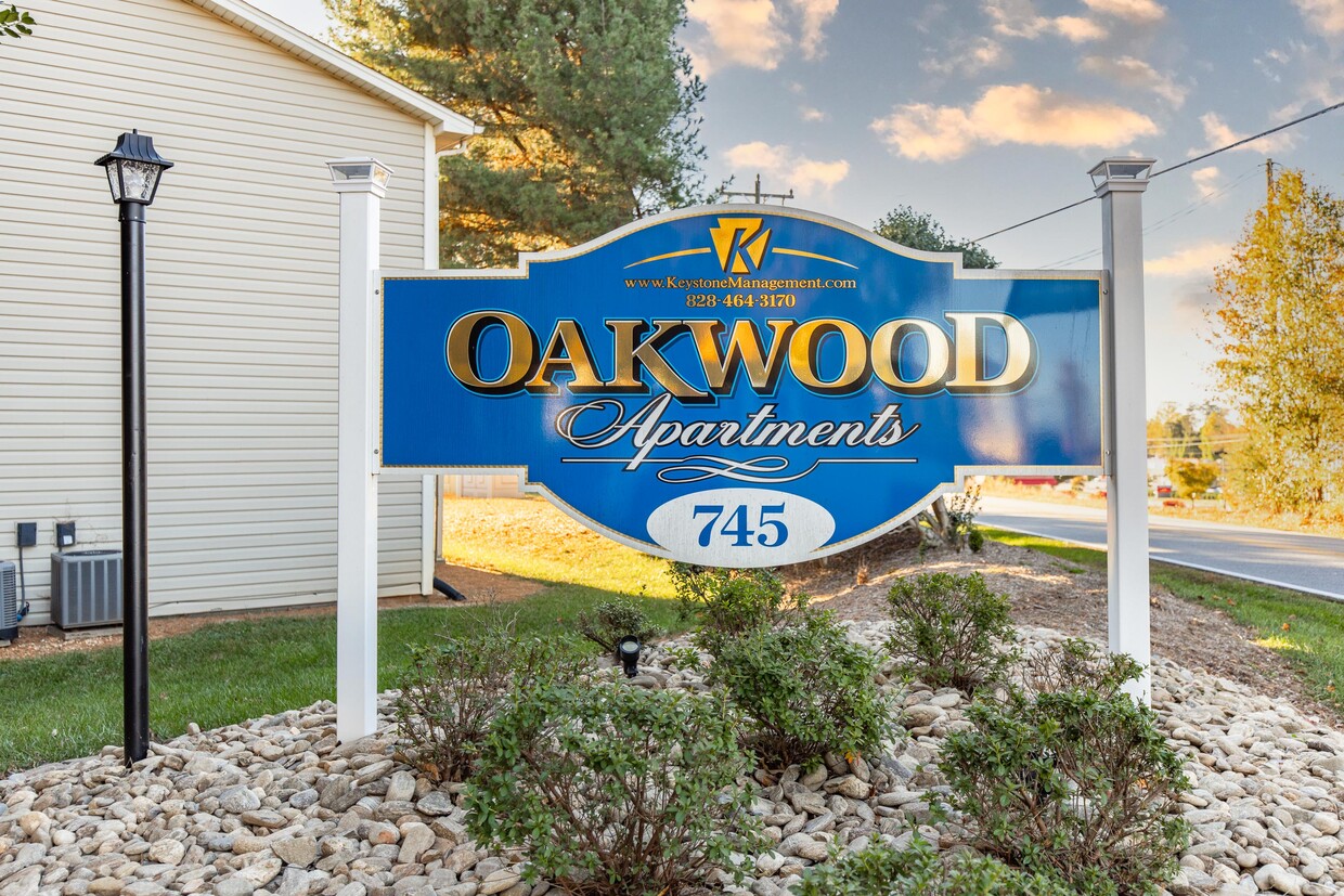 Foto principal - Oakwood Apartments