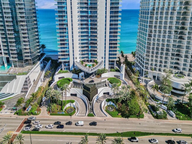 Foto del edificio - 17001 Collins Ave