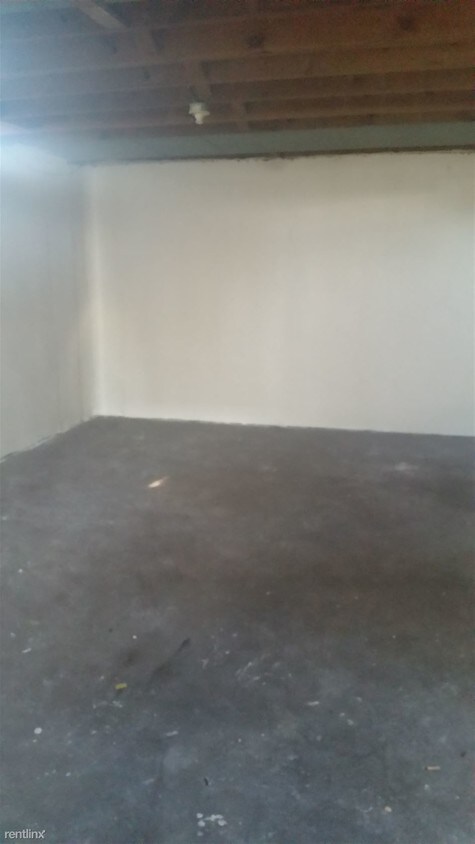 Building Photo - 3 br, 1 bath House - 12901 Visger St
