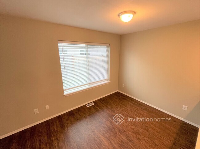 Building Photo - 218 99th Dr SE