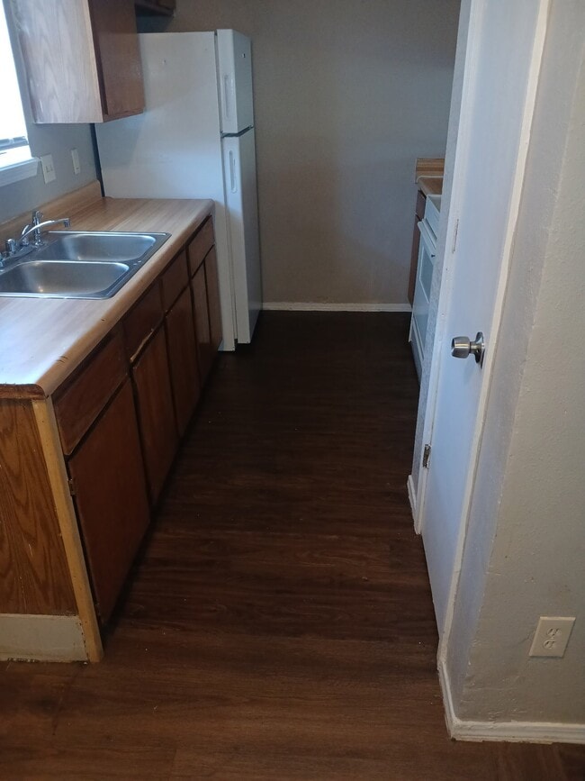 Foto del edificio - 4301 Yorkshire Dr