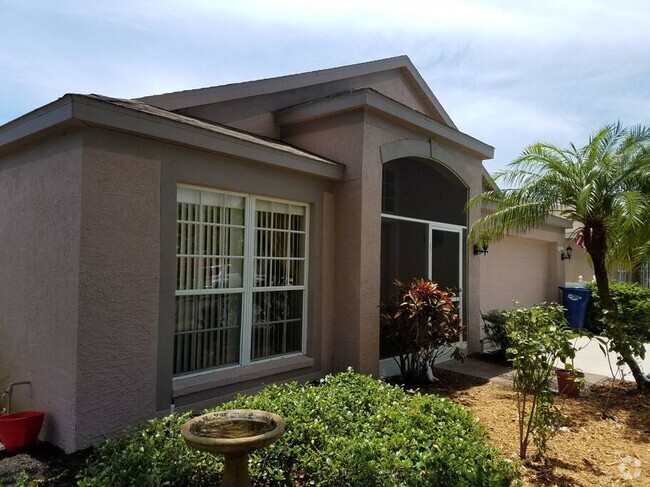 Building Photo - 4640 Sanibel Way