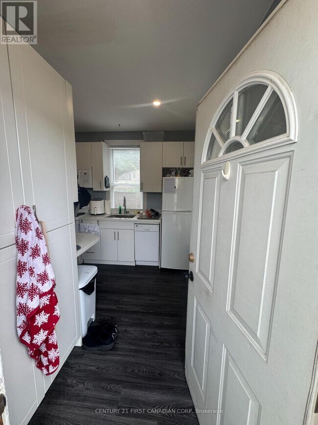 Photo du bâtiment - 28 Oxford St W