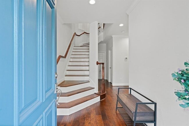 Building Photo - 10 Olmstead Row