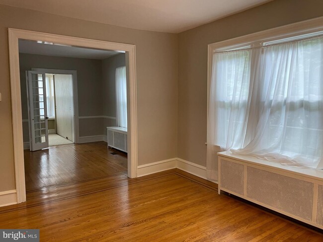 Building Photo - 8204 Cadwalader Ave