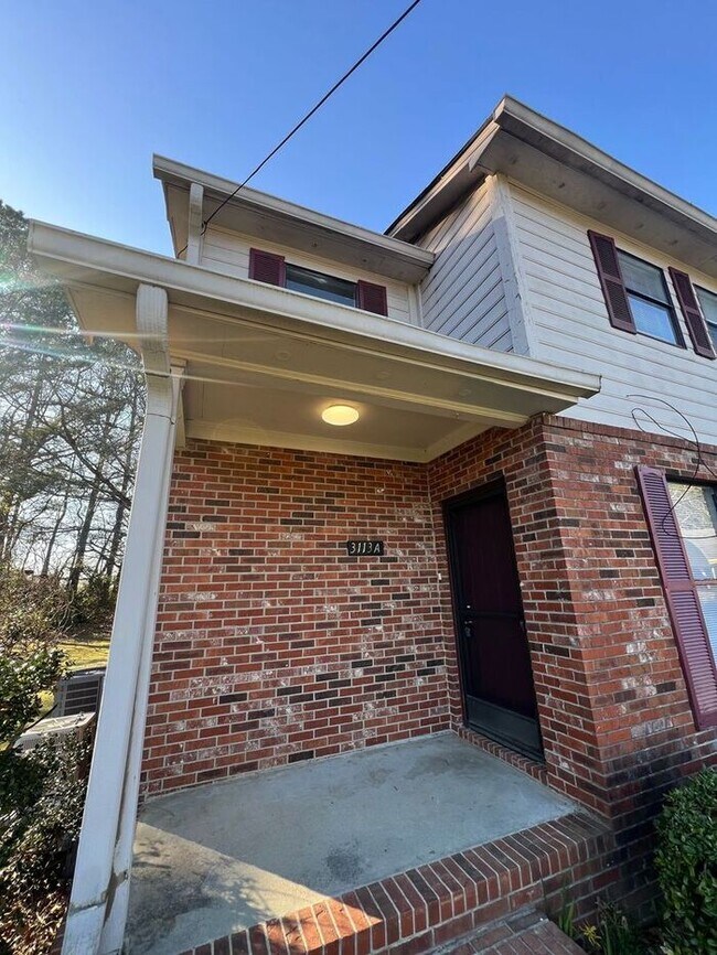 Foto del edificio - Finally a 2 bedroom 1.5 bath townhome READY NOW!