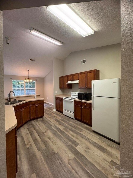 Foto del edificio - 4778 Spencer Oaks Blvd